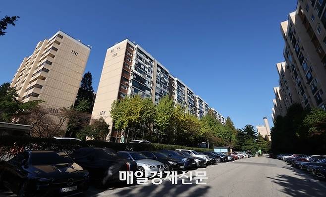 압구정 2구역 신현대 11차 아파트 전경. [사진 출처 = 매경DB]