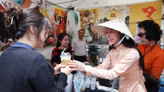 기사와 직접적 관련 없는 참고 사진. 지난 8일 서울 노원구 공릉역 인근에서 열린 '제3회 경춘선 공릉숲길 커피축제'에서 베트남 커피 시식이 진행되는 모습. /사진=뉴시스