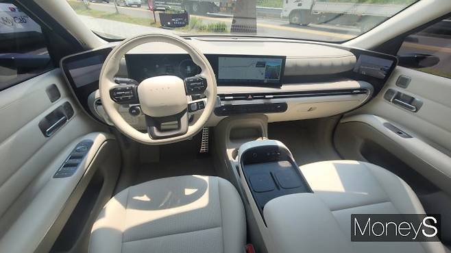 '디 올 뉴 넥쏘'의 1열은 개방감이 뛰어나다. /사진=김창성 기자