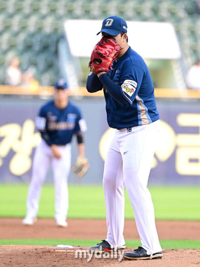 2025년 6월 19일 오후 서울 잠실구장에서 '2025 신한 SOL뱅크 KBO 리그' NC 다이노스와 LG 트윈스의 경기. NC 선발투수 신민혁이 투구를 준비하고 있다./마이데일리