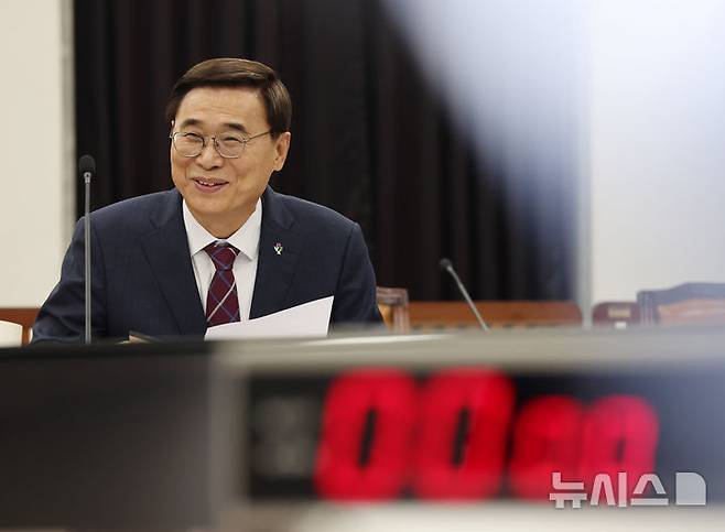 [서울=뉴시스] 김명년 기자 = 이종석 국가정보원장 후보자가 19일 오후 서울 여의도 국회에서 열린 정보위 비공개 인사청문회에 참석해 있다. 2025.06.19. kmn@newsis.com