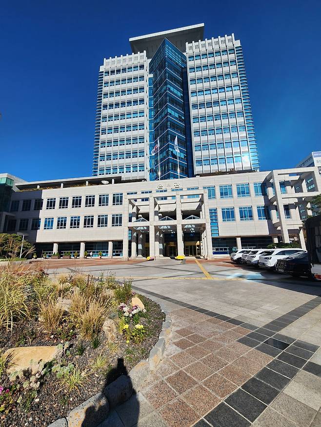 울산시청 전경. 이보람기자