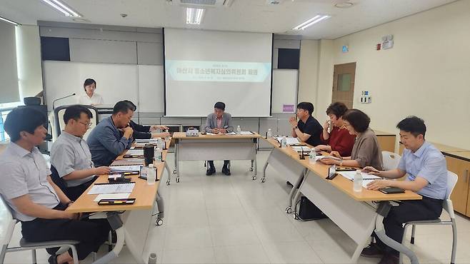 시는 19일 평생학습관에서 '2025년 제1차 청소년복지심의위원회'를 개최했다. ⓒ아산시