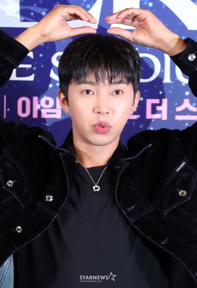 가수 임영웅이  22일 오후 서울 용상CGV에서 열린 영화 '아임 히어로-더 스타디움' 언론시사회 및 무대인사에 참석해 인사말을 하고 있다. 2024.08.22 /사진=임성균