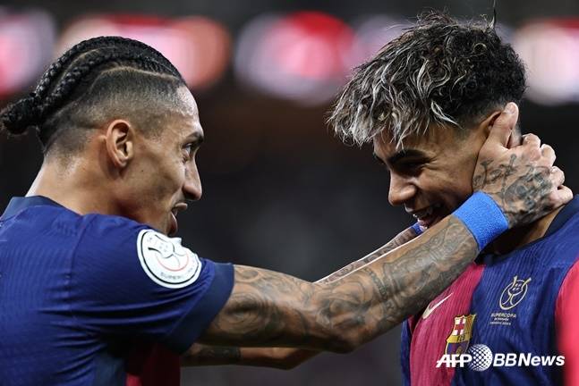 하피냐(왼쪽)와 라민 야말. /AFPBBNews=뉴스1