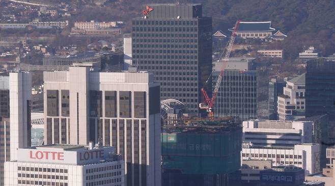 지난해 대기업 지주회사들은 상표권 사용료로 총 1조원 이상을 수취했다.[사진｜뉴시스]