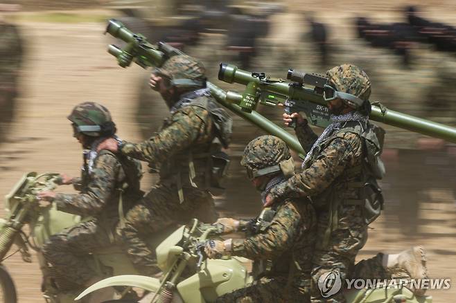 레바논 남부의 헤즈볼라 무장대원 [AP 연합뉴스 자료사진. 재판매 및 DB 금지]