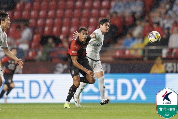 21일 저녁 포항스틸야드에서 열린 포항스틸러스와 제주SK의 K리그1 2025 20라운드 경기 (사진=한국프로축구연맹)