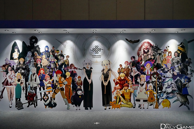 '마비노기' 관련 영상을 시청하며 사진도 찍을 수 있는 '마비노기 유니버스'