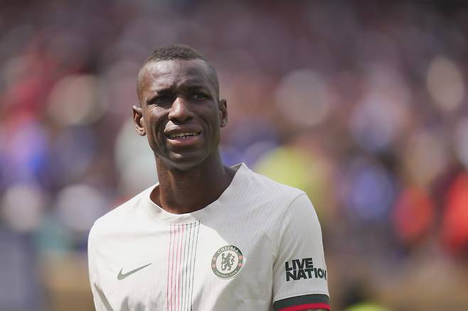 21일 미국 필라델피아의 링컨 파이낸셜 필드에서 열린 2025 국제축구연맹(FIFA) 클럽 월드컵 D조 2차전 플라멩구와 경기에서 후반 교체 투입 4분 만에 거친 태클로 다이렉트 퇴장을 당한 첼시의 니콜라 잭슨