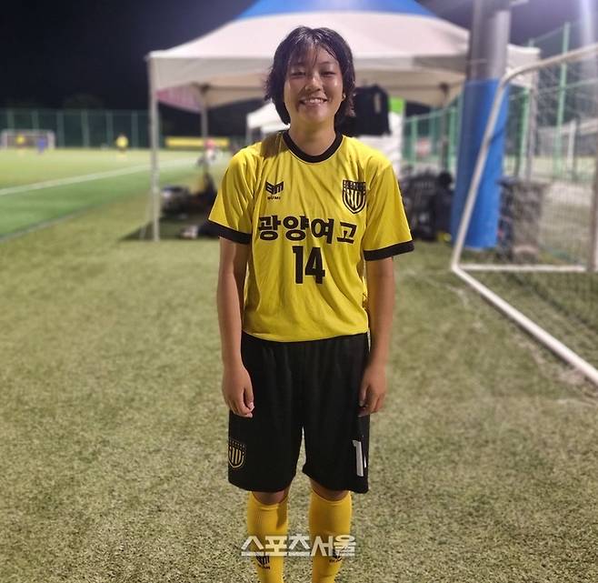 광양여고 홍서윤이 20일 본지와 인터뷰 후 미소짓고 있다. 사진 | 합천=박준범기자