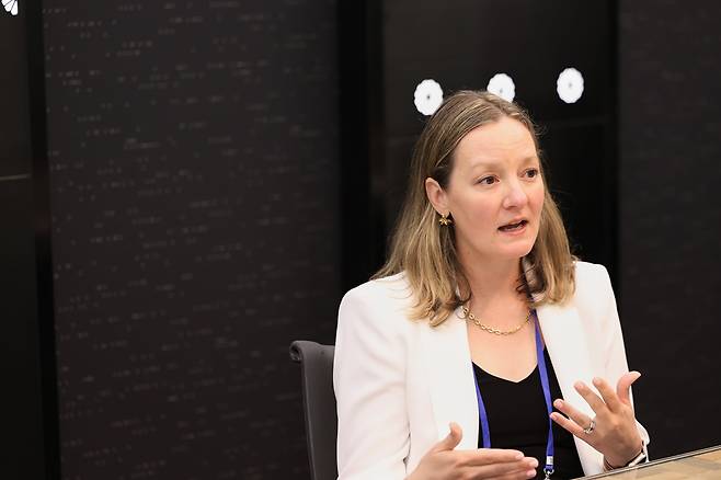 캐런 피스터 구글 스타트업 캠퍼스 글로벌 총괄이 지난 17일 서울 삼성동 '구글 스타트업 캠퍼스'에서 조선비즈와 인터뷰하고 있다./구글코리아 제공