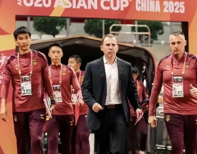 [사진] 새로 중국대표팀을 맡은 주르예비치 감독