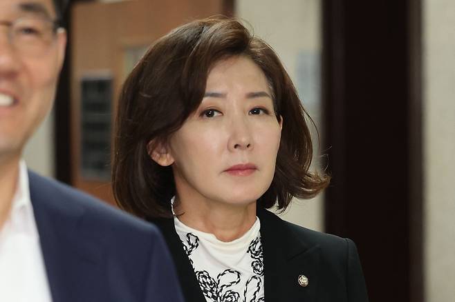 국민의힘 나경원 의원이 9일 오전 서울 여의도 국회 원내대표실에서 4선 의원 이상 회의에 참석하고 있다. 뉴시스