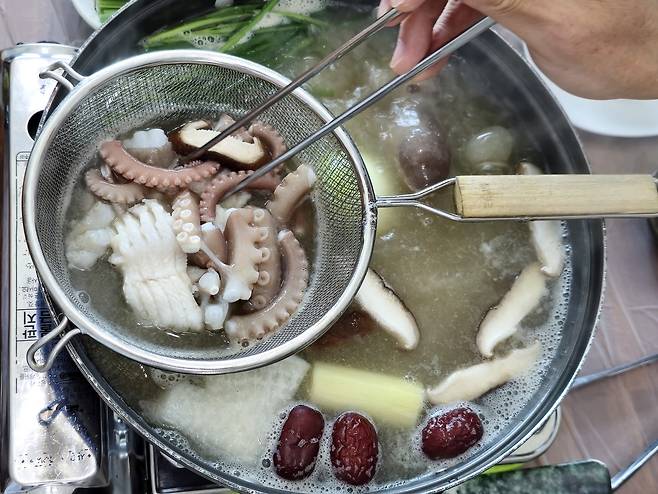 갯장어 샤브샤브.