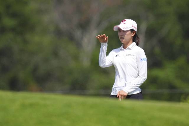 홀 공략을 고심하고 있는 황유민. 사진 제공=AP연합뉴스