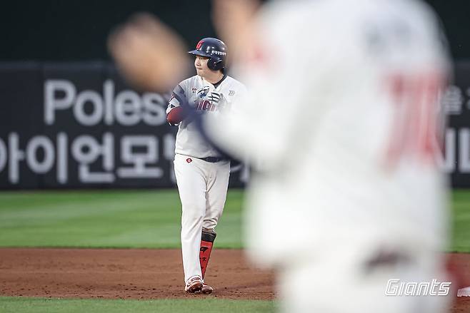 롯데 정보근은 20일 사직 삼성전에서 8번타자 포수로 선발출전해 결승타를 포함한 멀티히트로 팀 3연승에 힘을 보탰다. 사진제공｜롯데 자이언츠