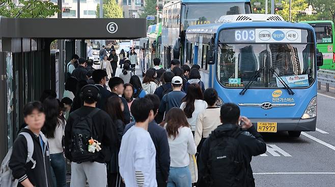 회사를 고를 때 연봉보다 중요한 기준으로 '상급자의 도덕성'이 가장 많이 꼽혔다.[사진 | 연합뉴스]