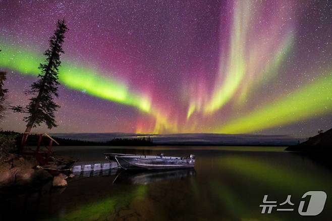 캐나다에서 즐기는 황홀한 오로라 감상(블래치포드 레이크 롯지 제공)
