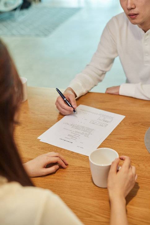 비난, 경멸, 방어, 담쌓기는 이혼으로 가는 지름길이라는 걸을 알아두자. 게티이미지