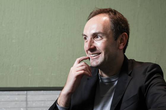 드미트리 쉬벨렌코 퍼플렉시티 CBO가 지난해 6월 오후 서울 중구 SK텔레콤 빌딩에서 중앙일보와 인터뷰하고 있다. 김경록 기자