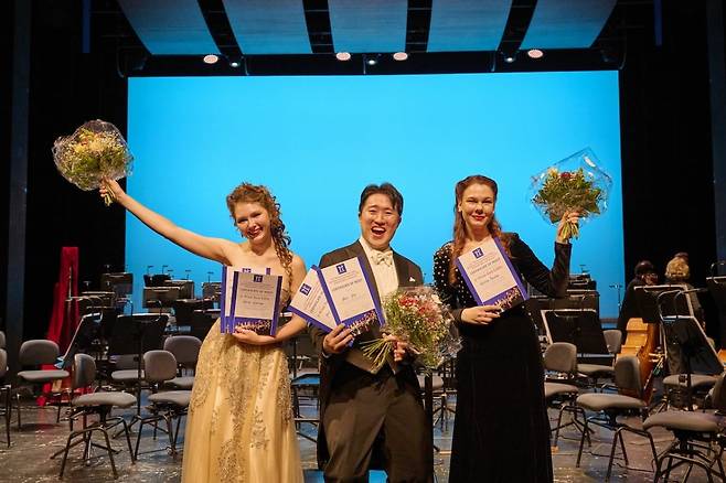 2025년 벨베데레 콩쿠르 위너스, 3위 발레리아 고르부노바(메조 소프라노, 러시아), 1위 김건(바리톤, 한국), 2위 발렌티나 프라브디나(소프라노, 러시아) /(c) Janosch Abel