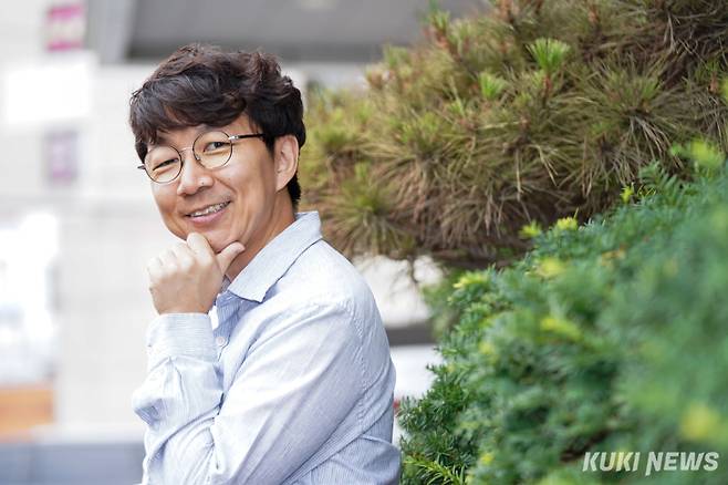 제6회 월드 바둑 챔피언십에서 우승을 차지한 목진석 9단이 19일 서울 성동구 한 카페 앞에서 쿠키뉴스와 인터뷰하고 있다. 유희태 기자