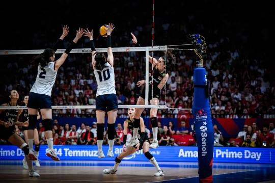 블로킹하는 한국 선수들. 사진[연합뉴스]