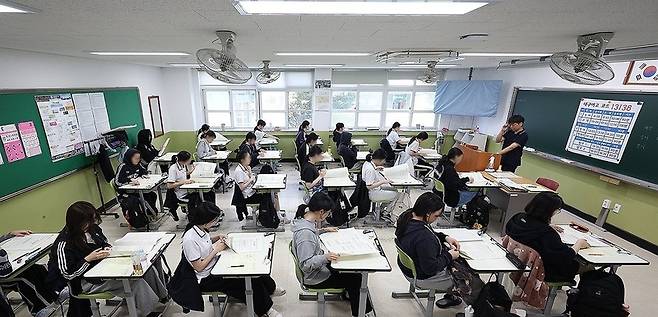 [6월 모의고사 / 사진=연합뉴스]