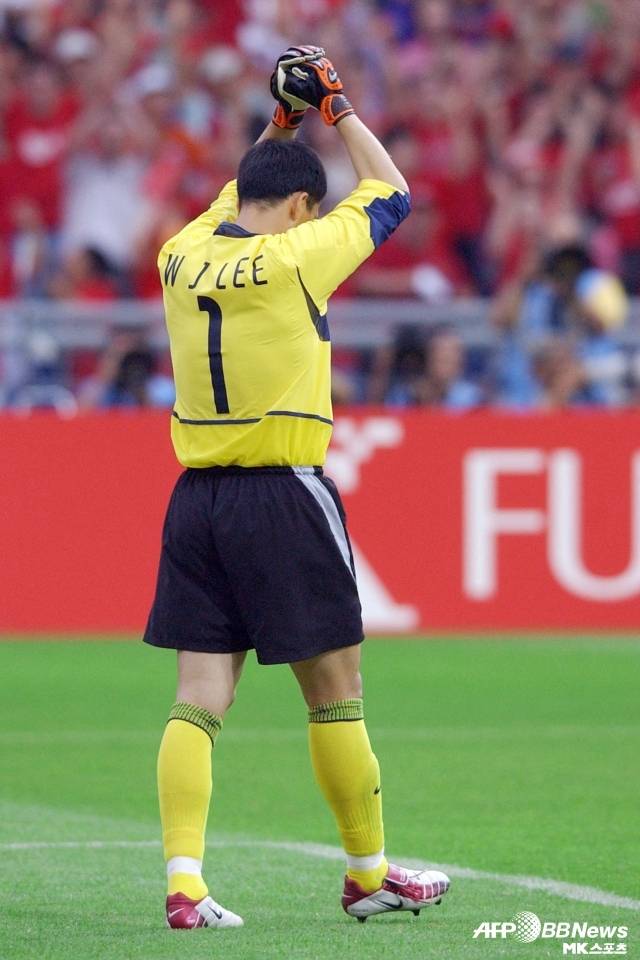 ‘소 풋’은 “대한민국은 지난 1996년부터 골키퍼라는 포지션이 비교적 진입 장벽이 높다는 점을 감안, K리그 구단들이 외국인 골키퍼를 영입하는 것을 금지했다”며 “이러한 규정은 특히 전설적인 국가대표 골키퍼 이운재의 등장에 기여하기도 했다. 이운재는 무려 4번의 월드컵에 참가한 바 있다”고 설명했다. 사진=AFPBBNews=News1