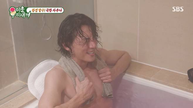극한 사우나를 하는 윤시윤. /사진=SBS '미운 우리 새끼' 캡처