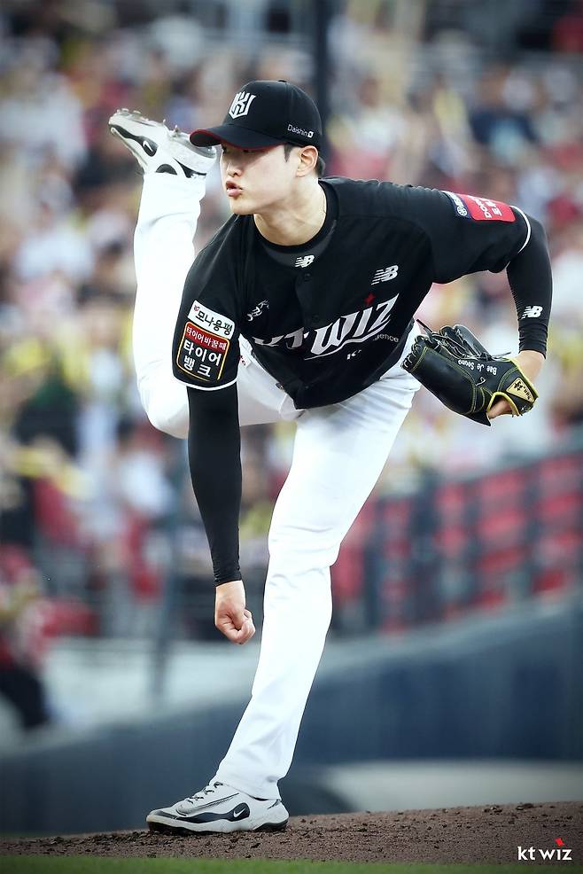 KT 배제성이 19일 광주-기아챔피언스필드에서 열린 KIA와 원정경기에 선발등판해 역투하고 있다. 상무에서 병역의무를 마치고 돌아온 그는 최근 부상자 속출로 고심한 KT 마운드에 큰 힘이 될 전망이다. 사진제공|KT 위즈