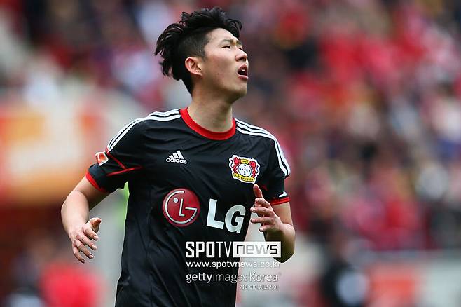 ▲ 올해 여름 손흥민에게는 축구 인생 전환점이 될 수도 있다. 프리미어리그 토트넘 홋스퍼 소속으로, 지난 2015년부터 10년 가까이 팀을 위해 헌신해왔다. 그의 계약은 원래 2025년 여름 종료 예정이었지만, 토트넘이 보유한 1년 연장 옵션을 행사해 2026년 6월까지 연장됐다.