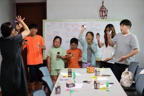 영어 놀이하는 산골 유학생들 [촬영 박영서]
