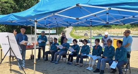 ◇횡성군의회(의장:표한상)는 23일 우천면 목재문화체험장 현지 등을 들러보며 제329회 정례회 행정사무감사 현지 점검을 실시했다.