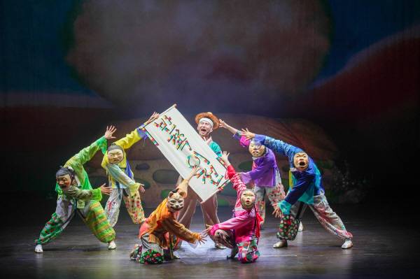 가족뮤지컬 '반쪽이전'이 상연되고 있다. / 협동조합 손에손에