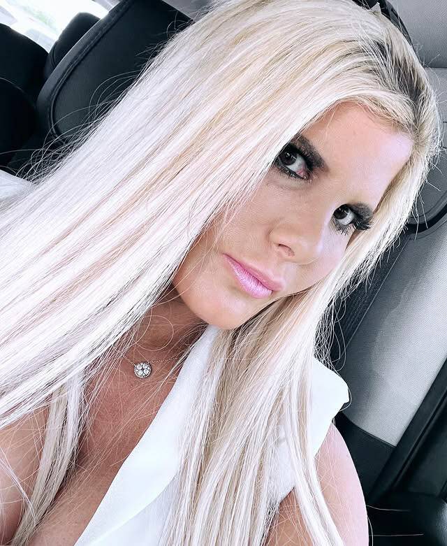 (사진=사라 버랙 SNS)