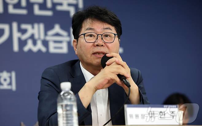 이한주 국정기획위원장이 22일 오후 서울 종로구 정부서울청사 창성동 별관에서 열린 기자간담회에서 발언하고 있다. 2025.6.22/뉴스1 ⓒ News1 김진환 기자