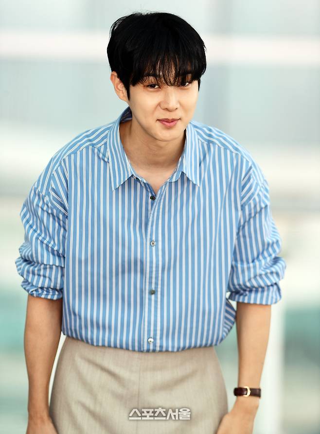 팬들에게 인사하는 최우식. 이주상기자 rainbow@sportsseoul.com