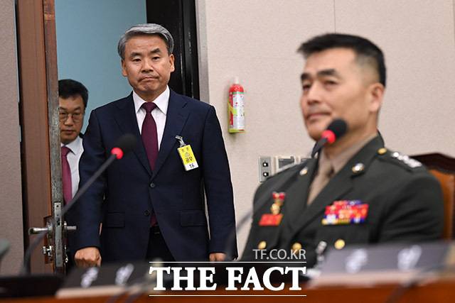 이종섭 전 국방부 장관이 2024년 6월 21일 오전 서울 여의도 국회에서 열린 법제사법위원회 '채상병 특검법' 입법청문회에 출석하고 있다. 오른쪽은 박정훈 전 해병대 수사단장. /국회=남윤호 기자