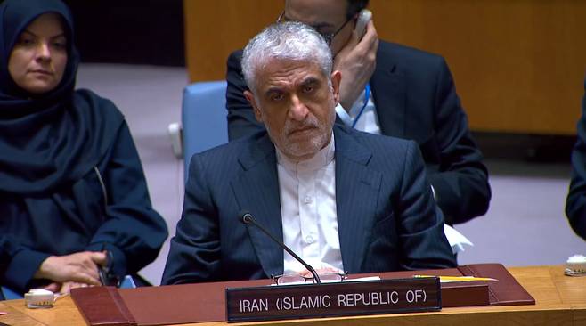아미르 사에드 이라바니 주유엔 이란 대사은 22일 유엔 안전보장이사회 회의에서 미국과 이스라엘을 동시에 비판하며 보복 공격을 시사했다./유엔
