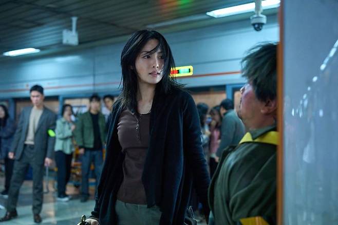 '전지적 독자 시점'에서 액션 연기를 선보이는 나나. 롯데엔터테인먼트 제공