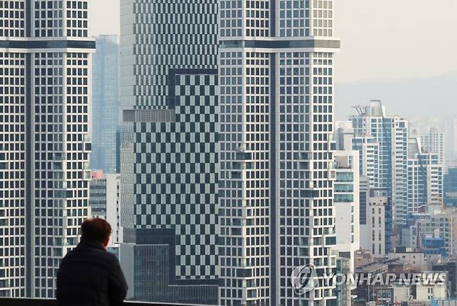 서울 응봉산에서 바라본 성동구 일대 아파트 모습. 사진=연합뉴스