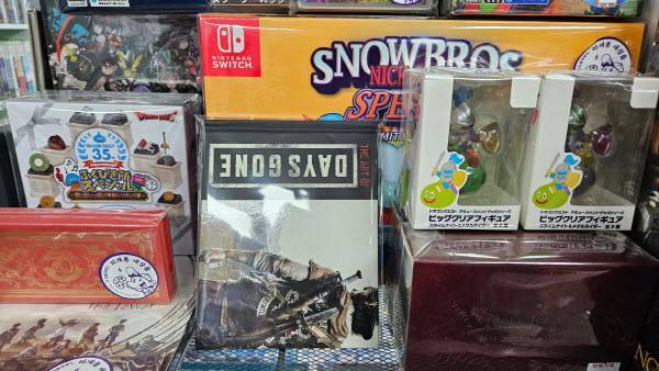 CRT게임즈에서 내놓은 스노우 브라더스 스페셜 한정판