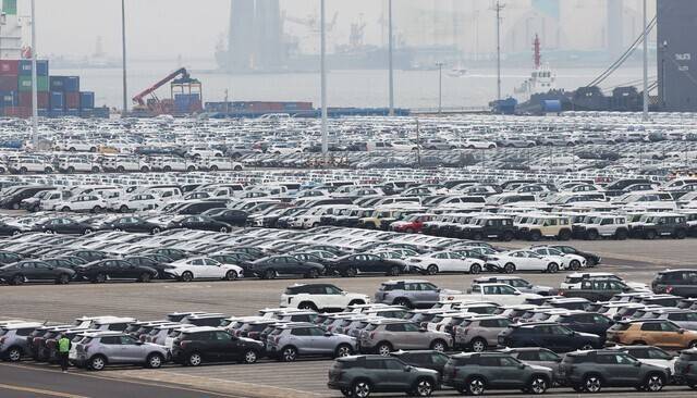 평택항에 놓인 수출 차량. 연합뉴스