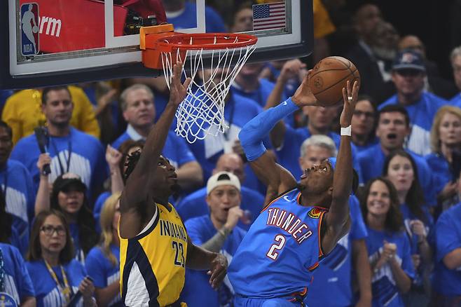 슛하는 샤이 길저스-알렉산더.     오클라호마시티 | AP연합뉴스