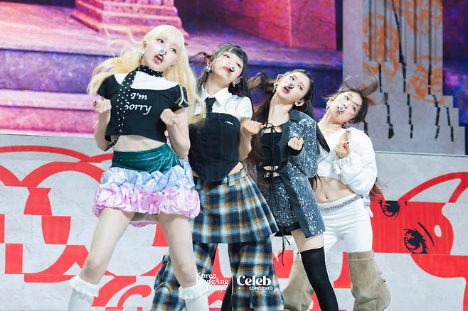 Girl group Baby DONT Cry performs lead track “F Girl” during a showcase for the release of its first single, “F Girl,” at Blue Square in central Seoul on June 23. [DANIELA GONZALEZ PEREZ]