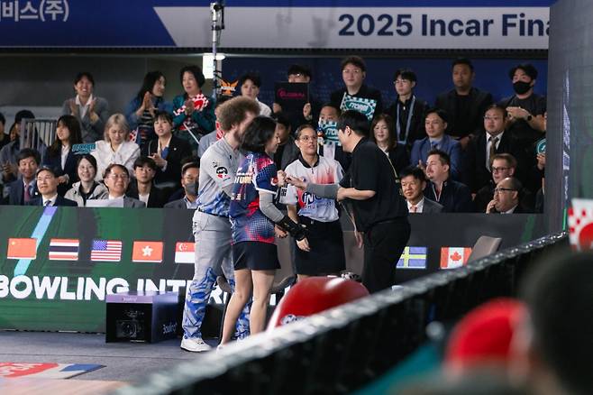 2025 인카금융 슈퍼볼링 국제오픈 스페셜 매치에 참여한 선수들/사진제공=볼링플러스