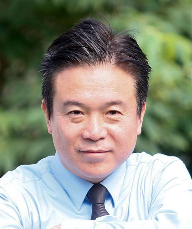 이재명 대통령이 23일 11개 부처 장관 후보자를 지명했다. 대통령실은 고용노동부 장관 후보자에 김영훈 한국철도공사 기관사를 지명했다고 밝혔다.  대통령실 제공