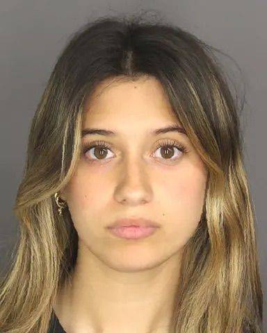 [뉴시스] 3개월 간 14세 소년에게 자신의 누드 사진을 지속적으로 전송한 여성 교직원 아나마리아 밀라조. (사진=셰먼 카운티 보안관실) 2025.6.22 *재판매 및 DB 금지